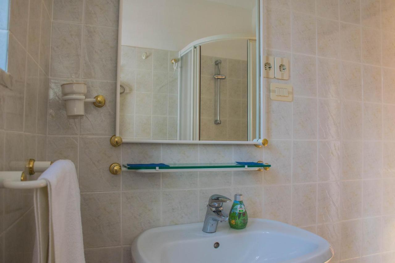 Holiday House Punta Blue & Orange 5M From The Sea, Island Cres Punta Križa Kültér fotó