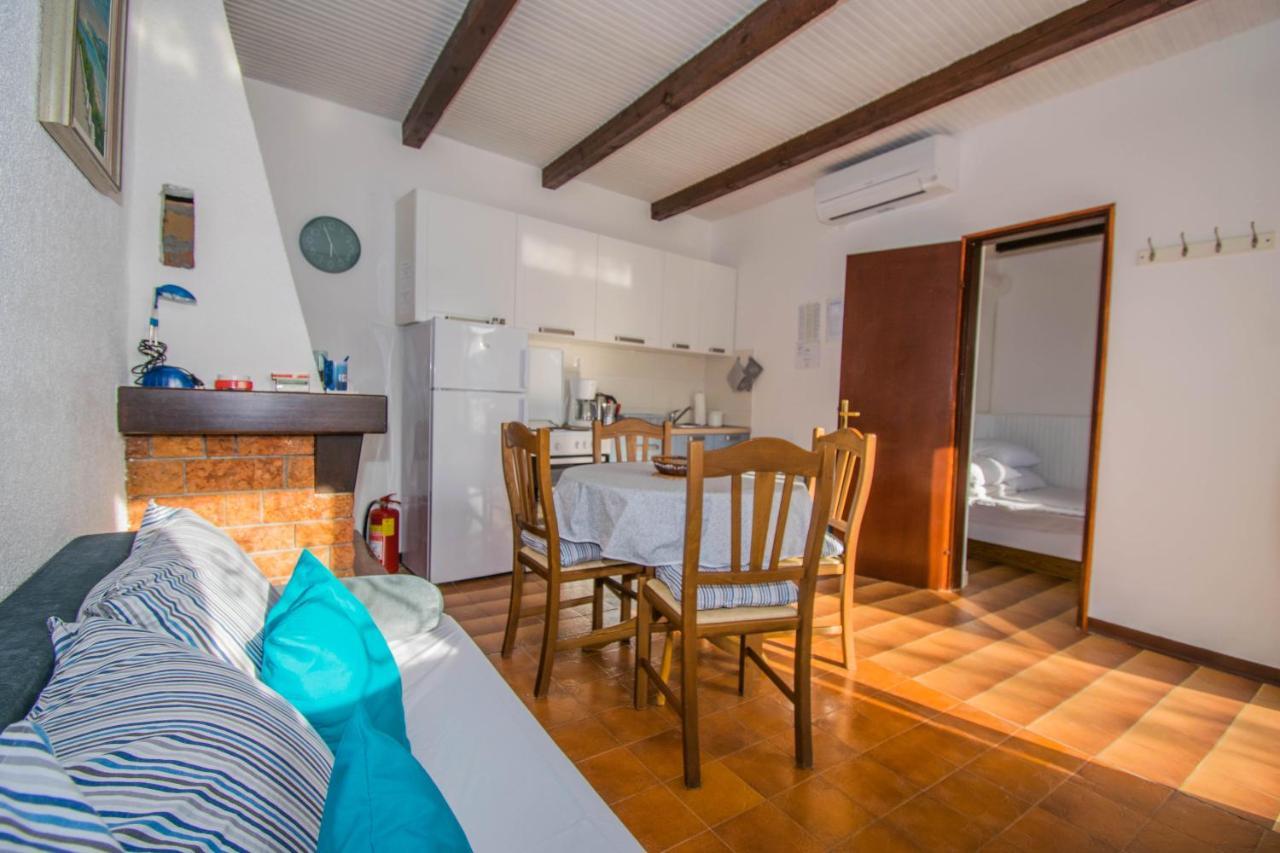 Holiday House Punta Blue & Orange 5M From The Sea, Island Cres Punta Križa Kültér fotó